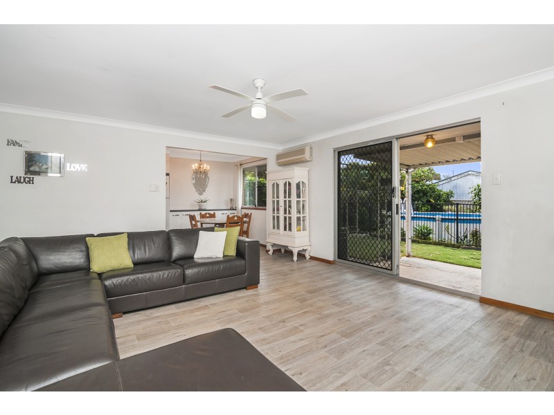 13 Swallow Avenue, Paradise Point QLD 4216