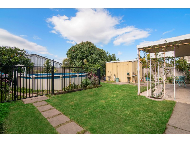 13 Swallow Avenue, Paradise Point QLD 4216