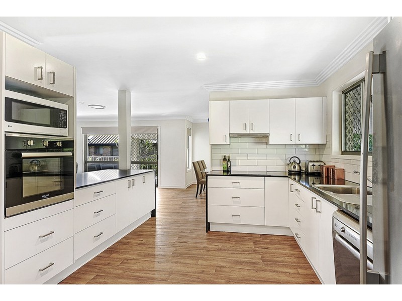 13 Clifton Street, Biggera Waters QLD 4216