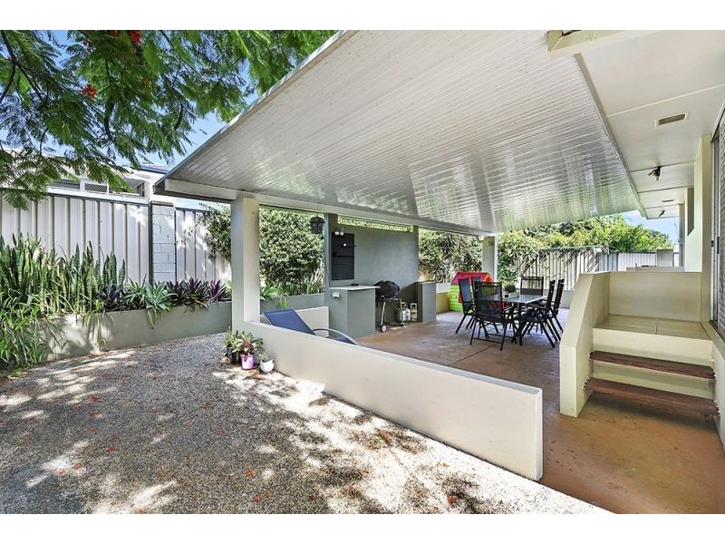 13 Clifton Street, Biggera Waters QLD 4216