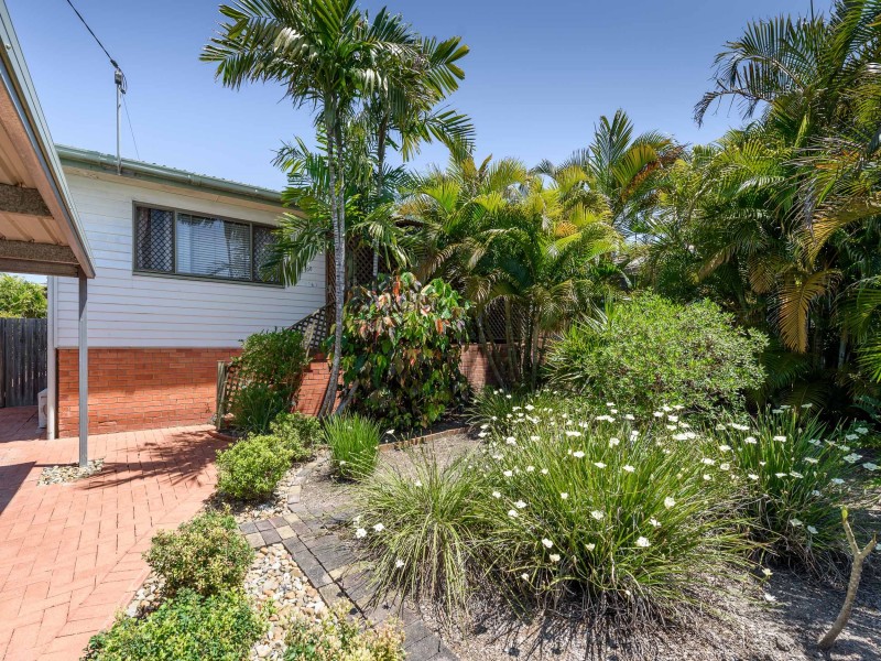 100 Robert Street, Labrador QLD 4215