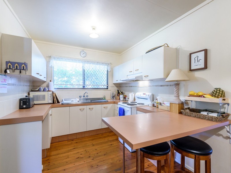 100 Robert Street, Labrador QLD 4215