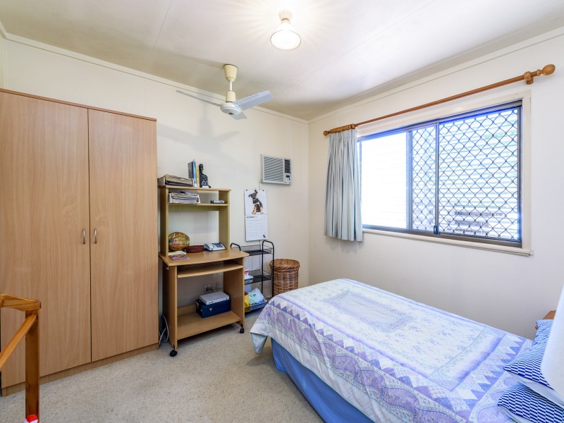 100 Robert Street, Labrador QLD 4215