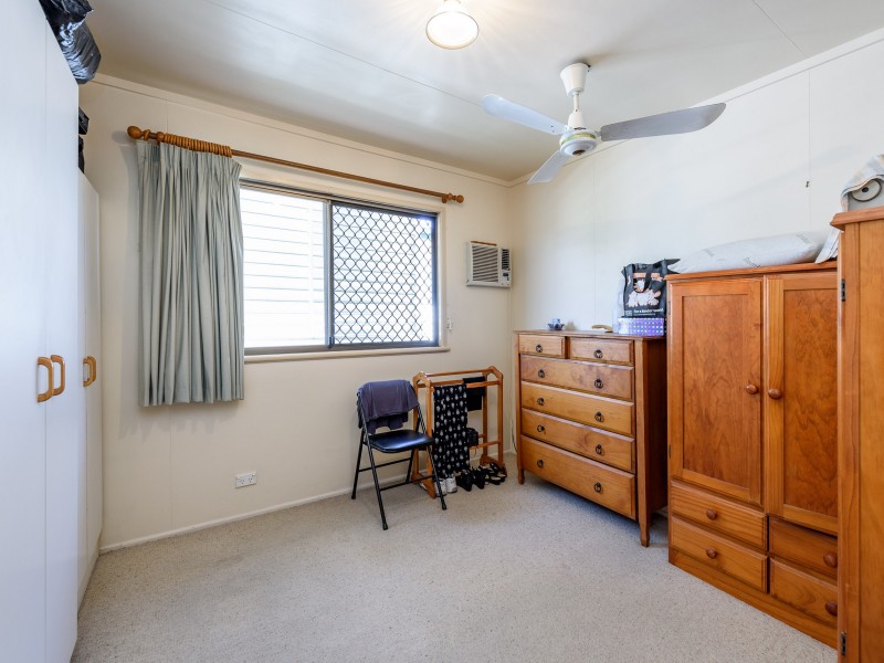 100 Robert Street, Labrador QLD 4215