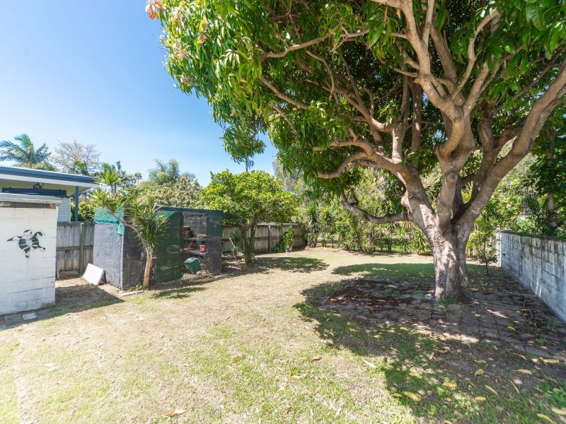 33 Mungera Street, Runaway Bay QLD 4216