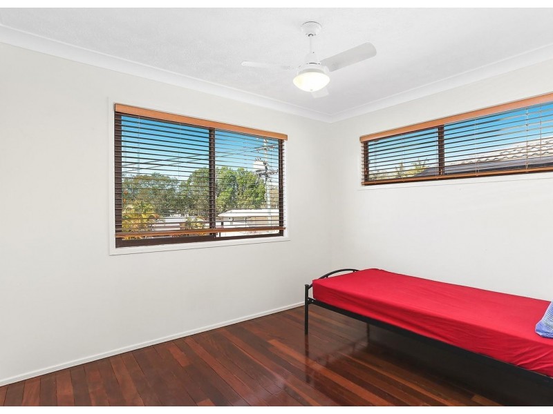 68 Kumbari Close, Southport QLD 4215