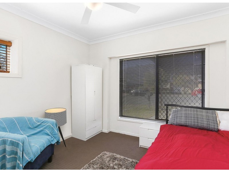 68 Kumbari Close, Southport QLD 4215