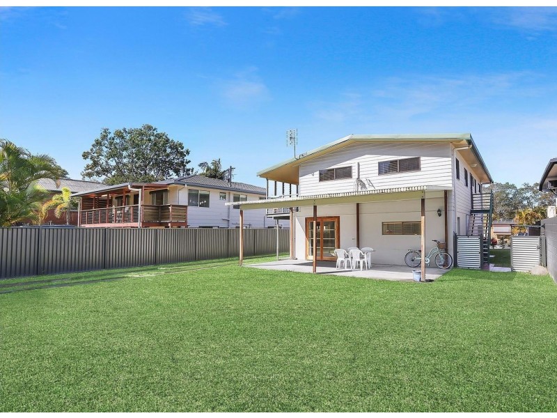 68 Kumbari Close, Southport QLD 4215