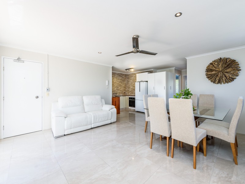 8/61 Frank Street, Labrador QLD 4215