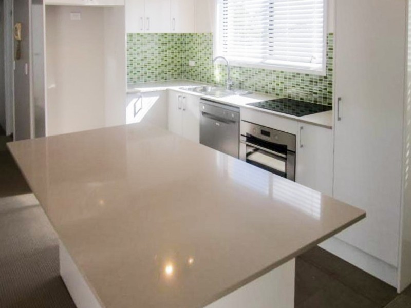 8/29 Ahern Street, Labrador QLD 4215