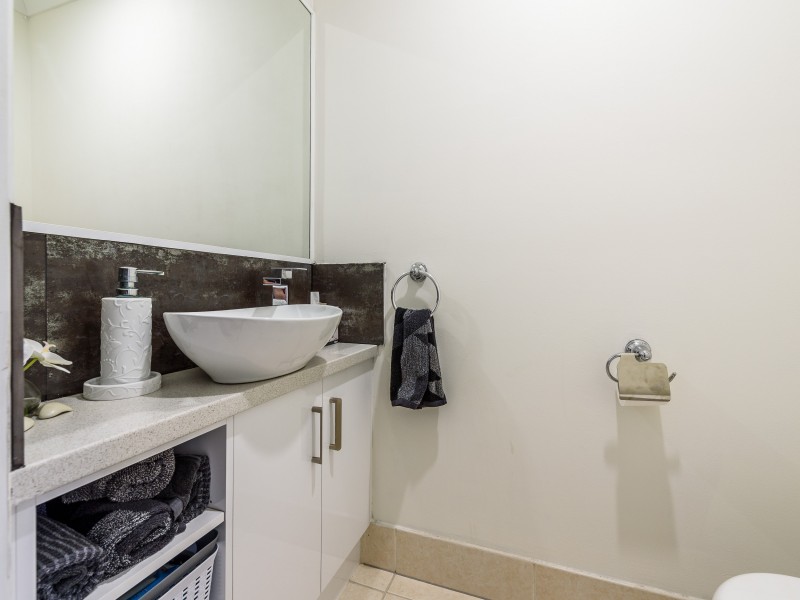 2/34 Donald Avenue, Paradise Point QLD 4216