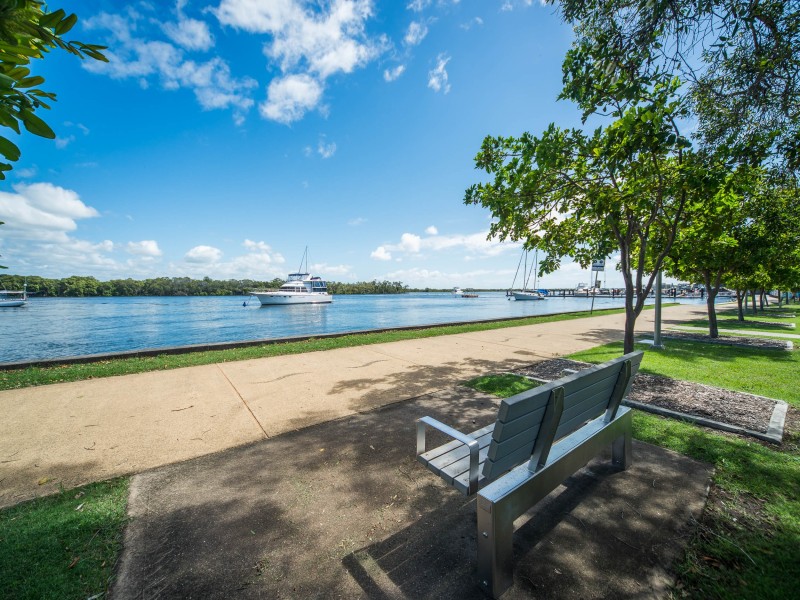 2/34 Donald Avenue, Paradise Point QLD 4216