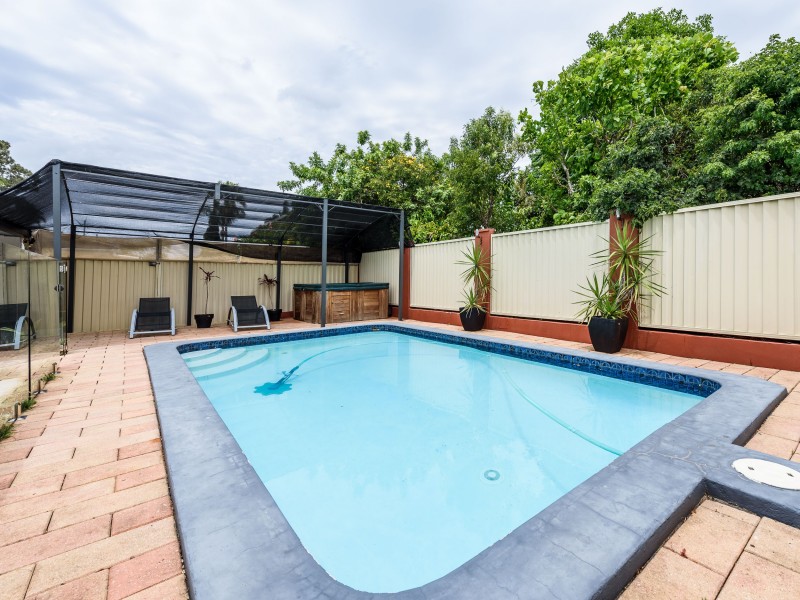 10 Willow Street, Biggera Waters QLD 4216