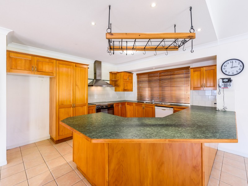 8 Henry Cotton Drive, Parkwood QLD 4214