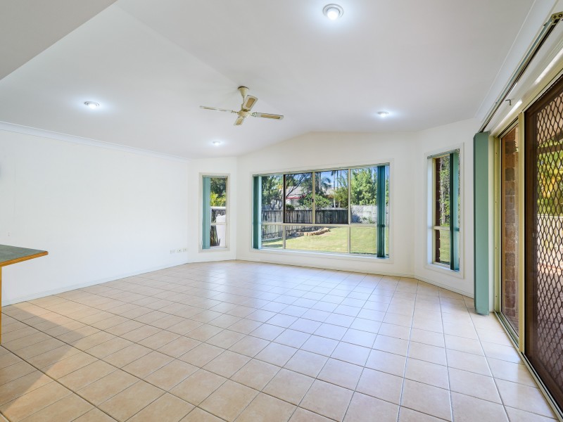 8 Henry Cotton Drive, Parkwood QLD 4214