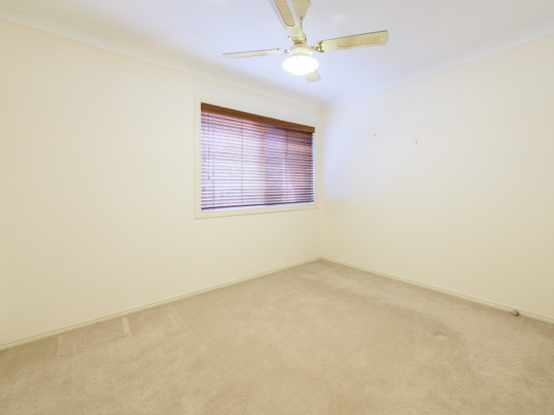 8 Henry Cotton Drive, Parkwood QLD 4214