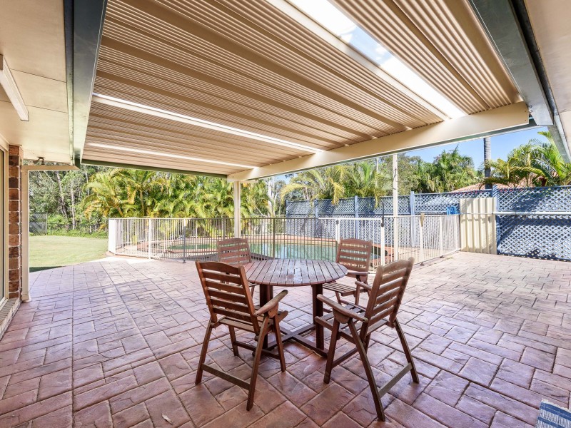 8 Henry Cotton Drive, Parkwood QLD 4214