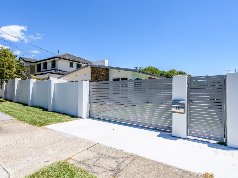 45 Central Street, Labrador QLD 4215