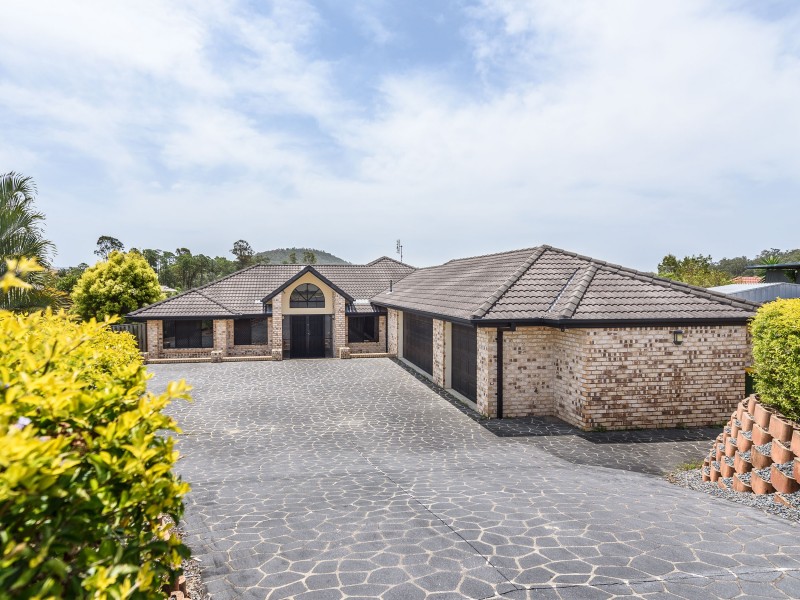 5 Maui Crescent, Oxenford QLD 4210