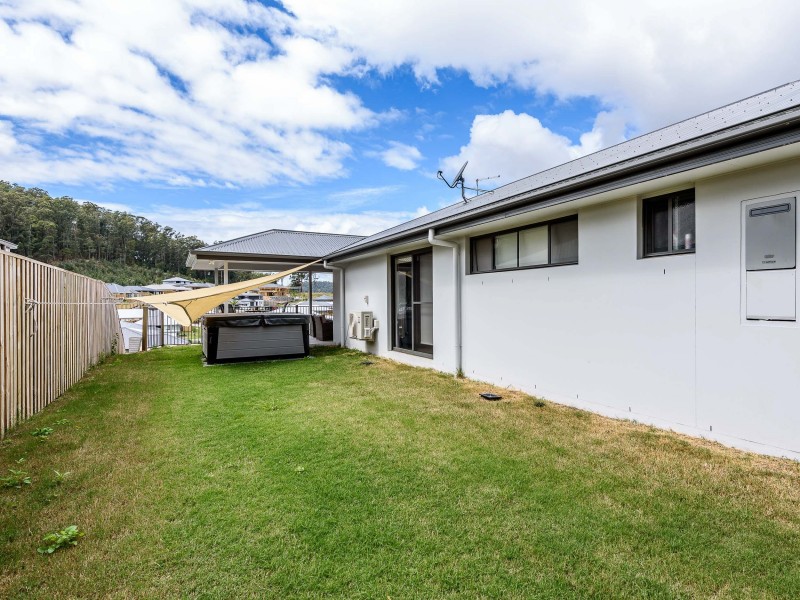 15 Grevillia Crescent, Maudsland QLD 4210