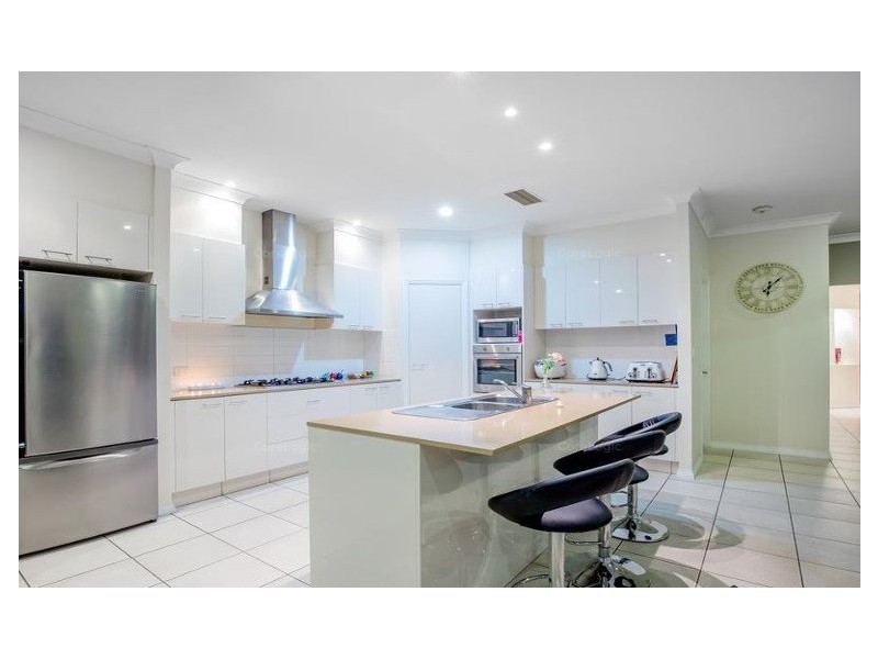 7 Zane Street, Molendinar QLD 4214