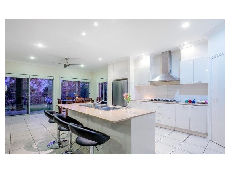 7 Zane Street, Molendinar QLD 4214