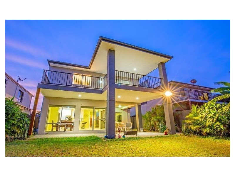 7 Zane Street, Molendinar QLD 4214