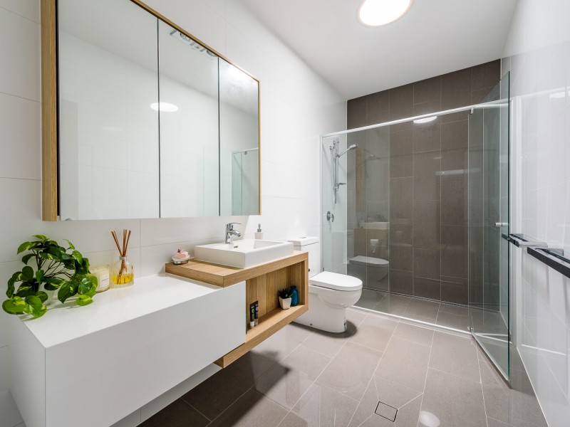 2/24 Drake Avenue, Paradise Point QLD 4216
