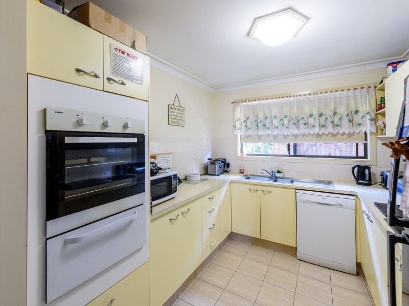 13 Ashburton Close, Arundel QLD 4214