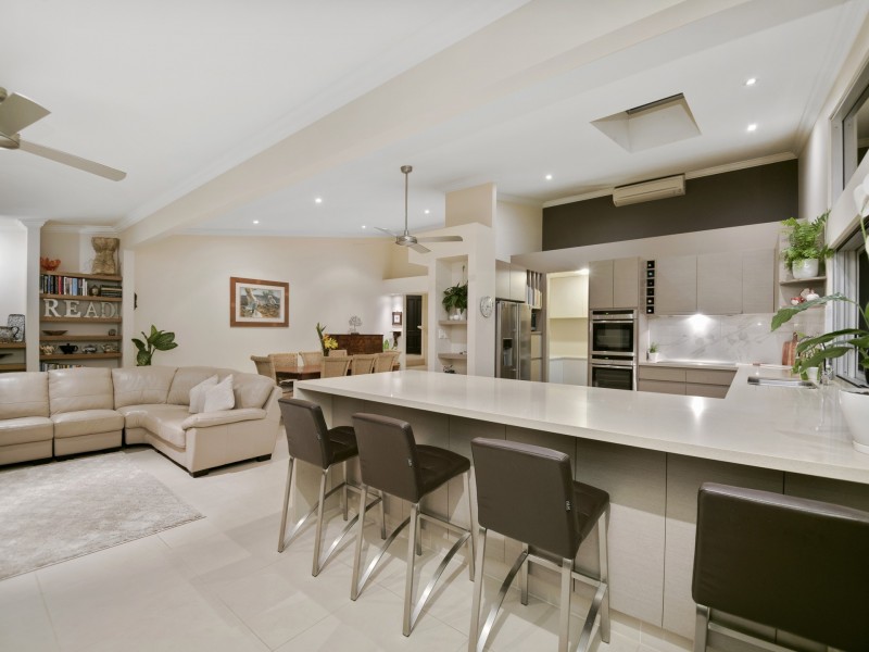 8 Paperbark Court, Parkwood QLD 4214