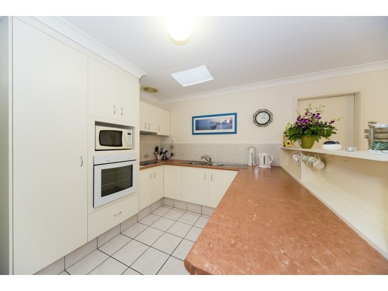 1/4 Becca Court, Arundel QLD 4214