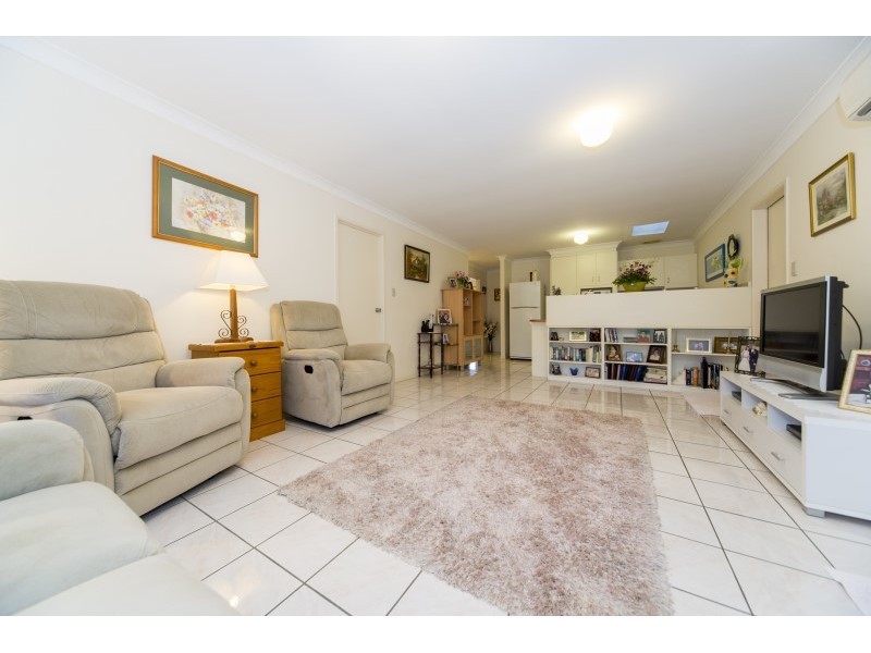 1/4 Becca Court, Arundel QLD 4214