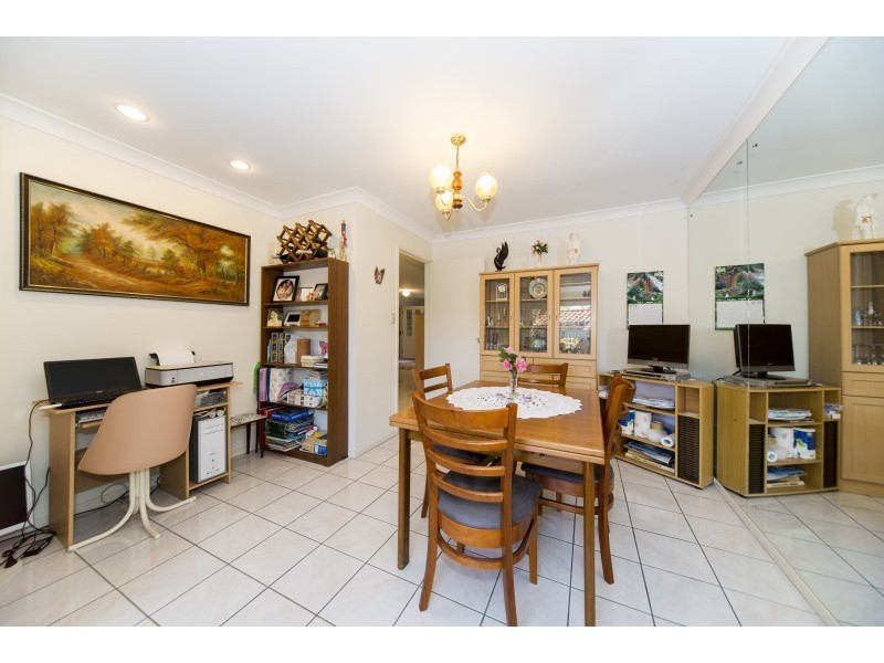 1/4 Becca Court, Arundel QLD 4214