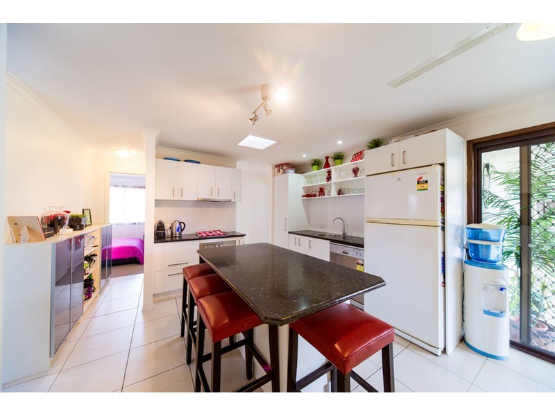 87 Wardoo Street, Southport QLD 4215