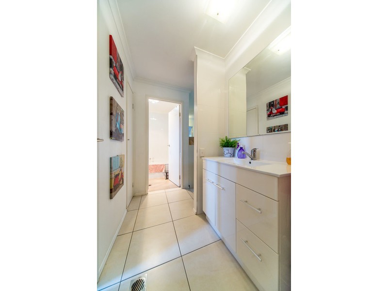 87 Wardoo Street, Southport QLD 4215