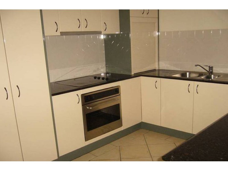 4/228 Queen Street, Southport QLD 4215