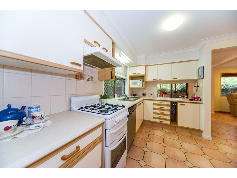 2/8 Billington Street, Labrador QLD 4215