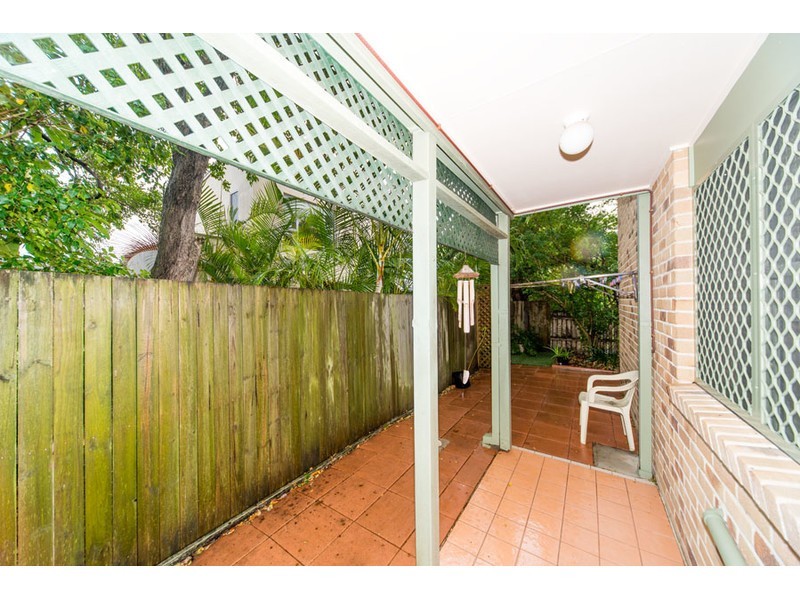 2/8 Billington Street, Labrador QLD 4215