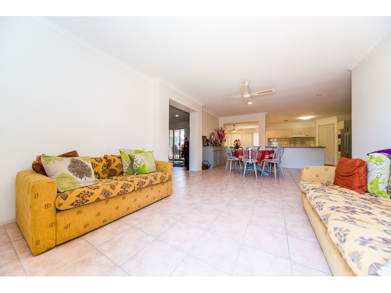 4 West Mountain Court, Parkwood QLD 4214