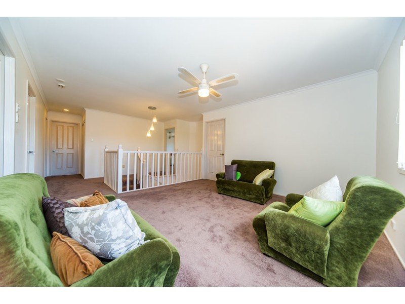 4 West Mountain Court, Parkwood QLD 4214