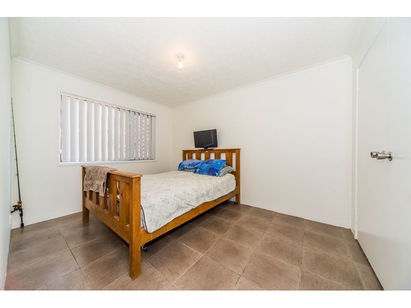 2/25 Ahern Street, Labrador QLD 4215