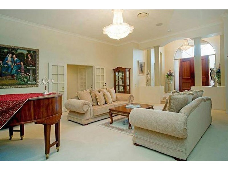 1605 Rosebank Way West, Hope Island QLD 4212