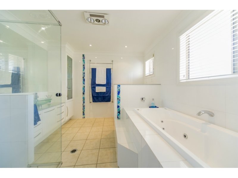 9 Evergreen Court, Parkwood QLD 4214