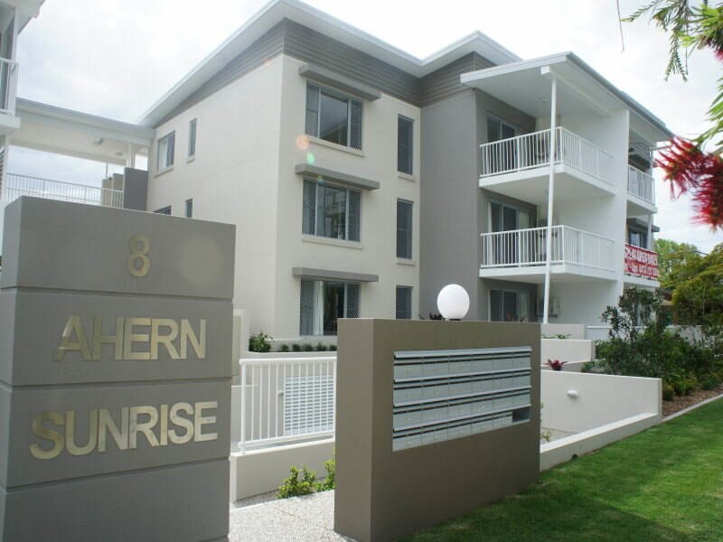 8/10 Ahern Street, Labrador QLD 4215