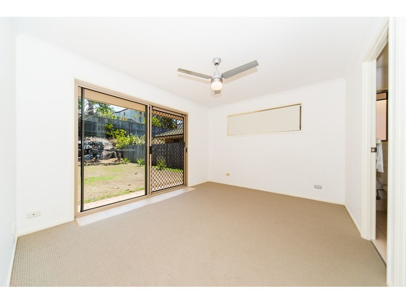 16 Strathalbyn Court, Parkwood QLD 4214