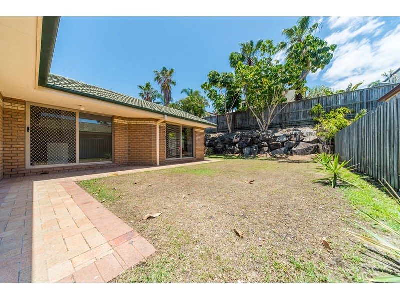 16 Strathalbyn Court, Parkwood QLD 4214