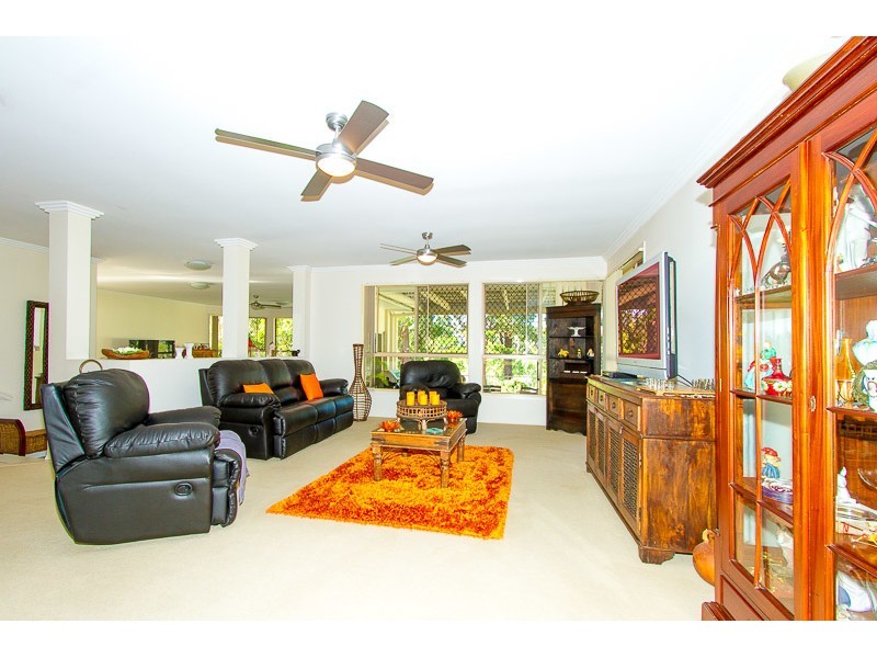 14 Ben Hogan Crescent, Parkwood QLD 4214