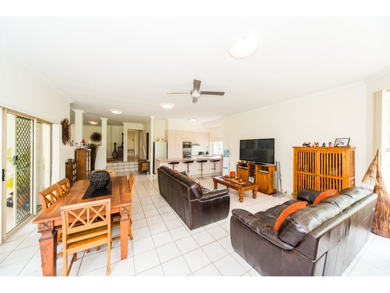 14 Ben Hogan Crescent, Parkwood QLD 4214