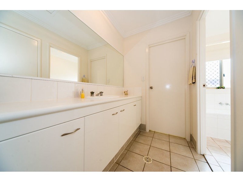 14 Ben Hogan Crescent, Parkwood QLD 4214