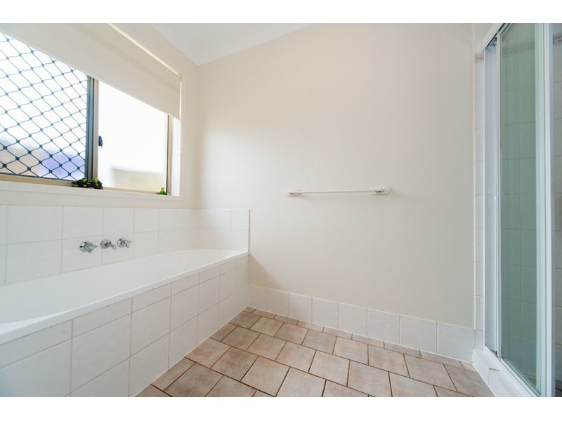 14 Ben Hogan Crescent, Parkwood QLD 4214